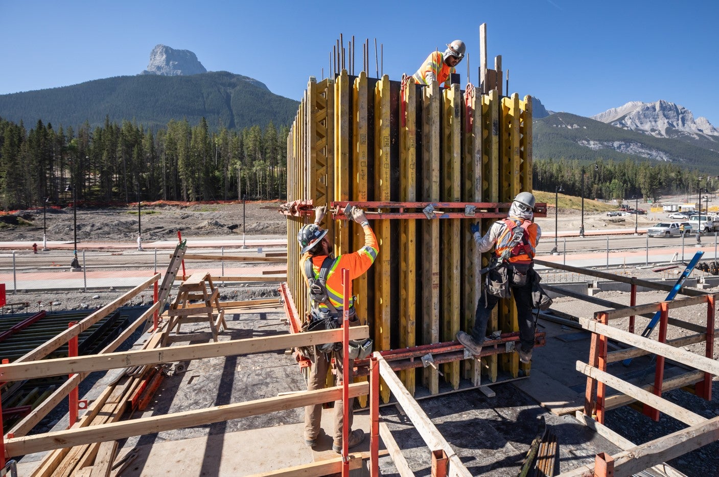 Gateway at 3 Sisters