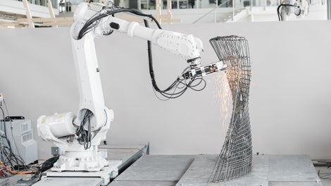 <p>PERI SE and Sika AG invest in the Swiss startup MESH AG. MESH AG has developed the world&amp;#39;s first robot-assisted technology for the efficient and cost-effective production of <a href="https://www.peri.com/en/company/press-releases/mesh-mould-new-technology-for-demanding-concrete-structures.html">complex reinforced concrete components without formwork.</a></p><br/>